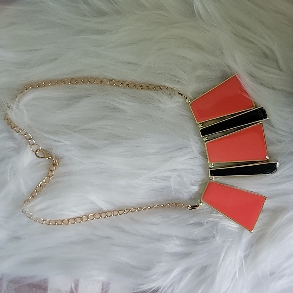A03 Peach and Black Statement Necklace 🆕️